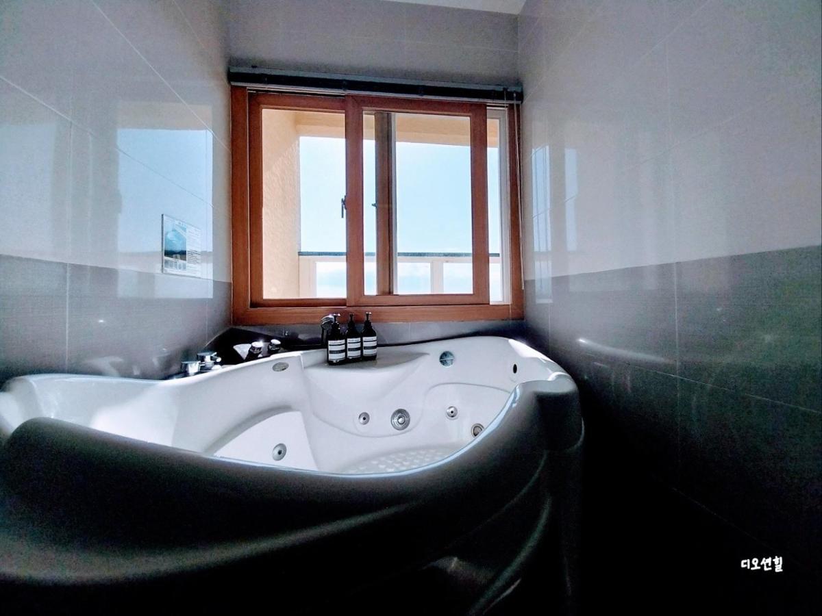 Jeju The Ocean Hill Pension Seogwipo Exterior foto